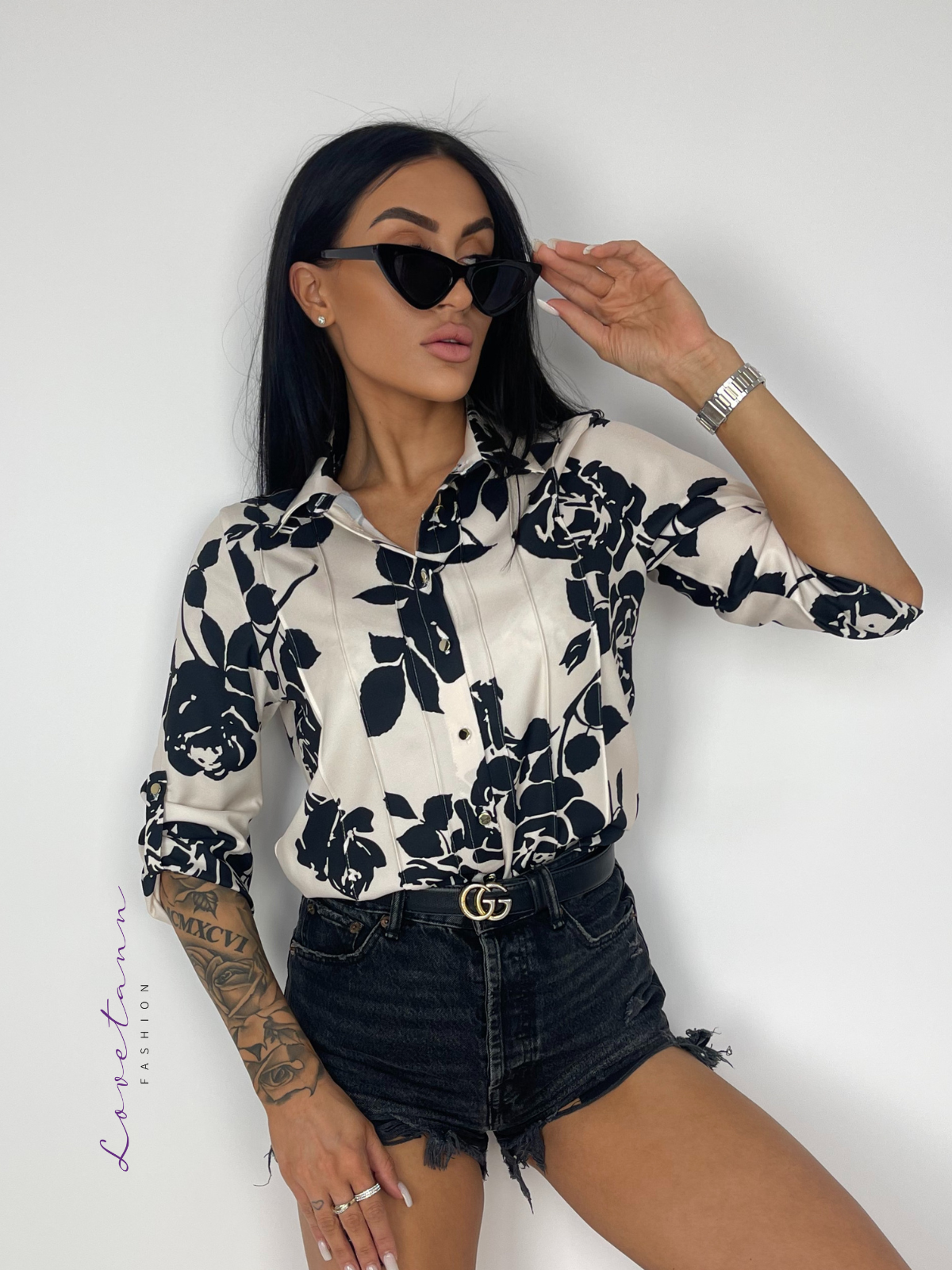 Koszula damska Plus Size z zaszewkami Aurelia Róże Czarny/Beż by Lovetann - obrazek 3